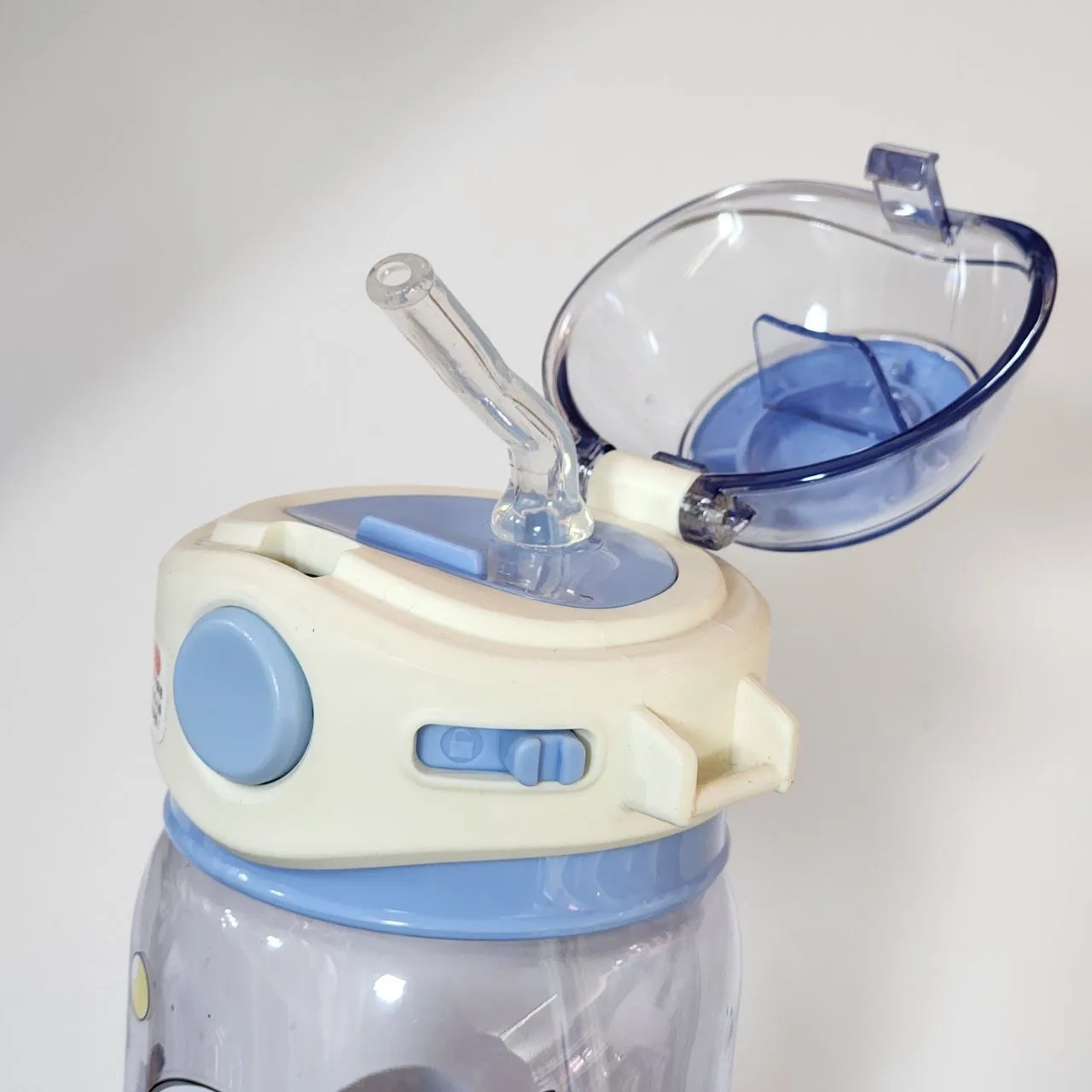 قمقمه کودک مکس هوم مدل فضانورد آبی 650 میلی لیتر