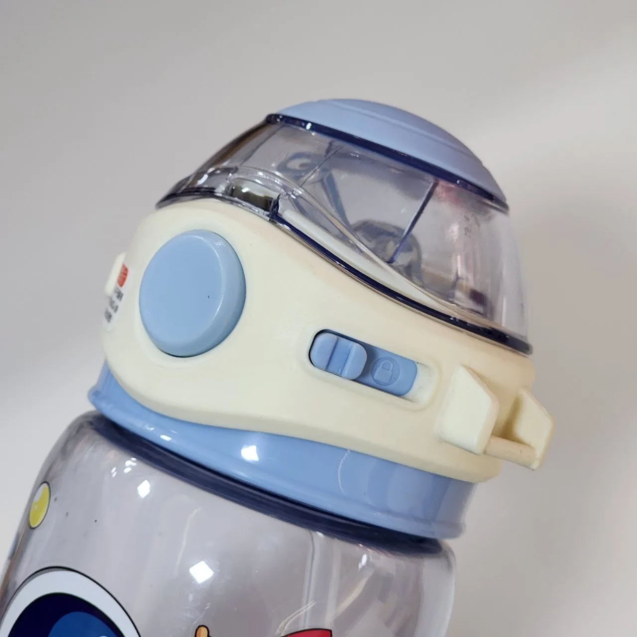 قمقمه کودک مکس هوم مدل فضانورد آبی 650 میلی لیتر