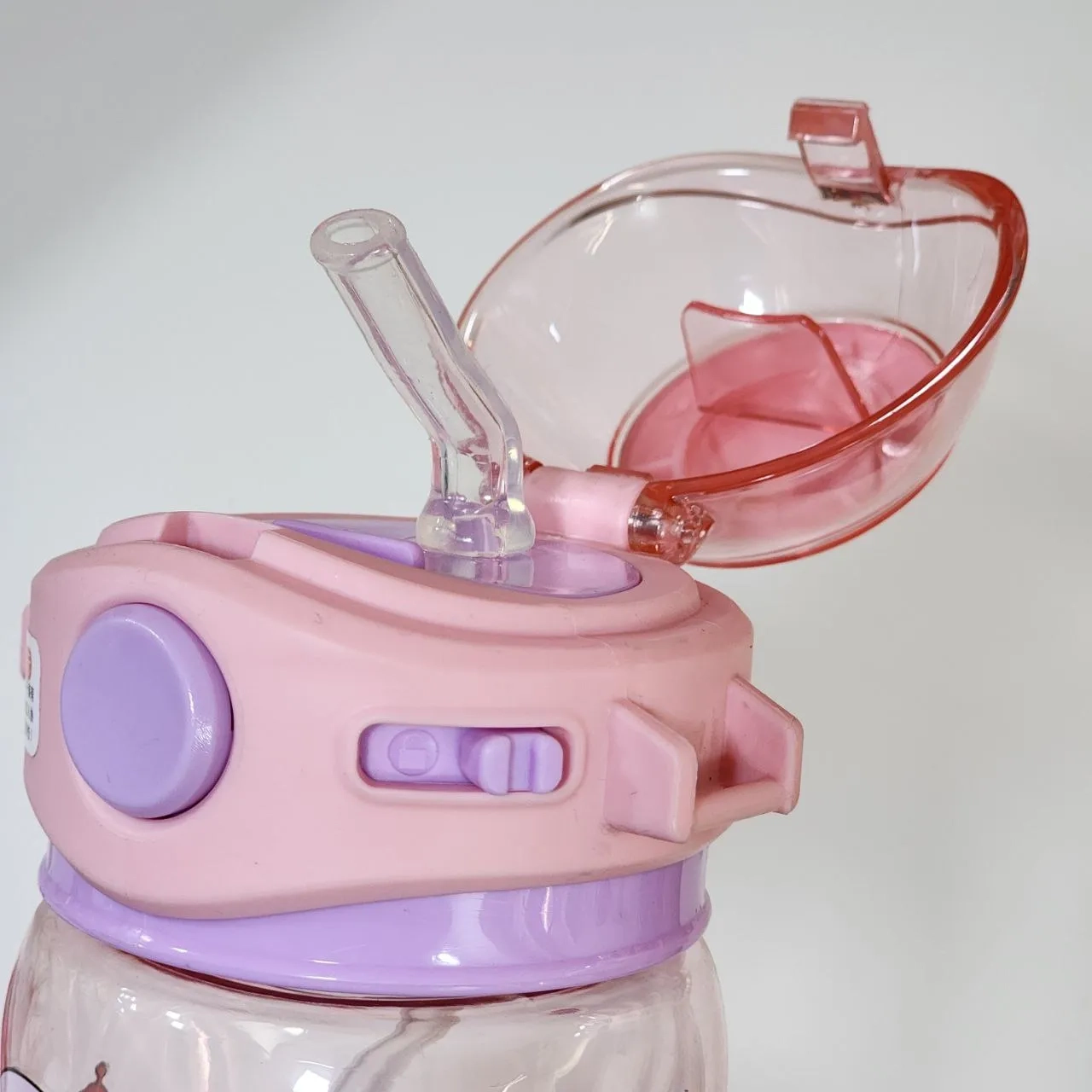 قمقمه کودک مکس هوم مدل فضانورد صورتی 650 میلی لیتر