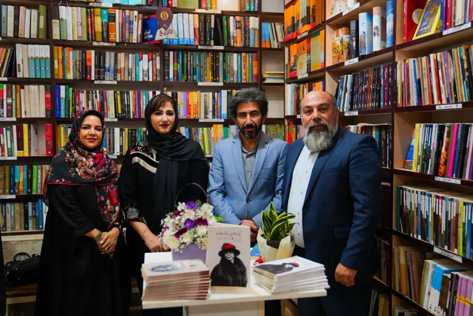 امضا و رونمایی دو اثر از کوثر شیخ نجدی